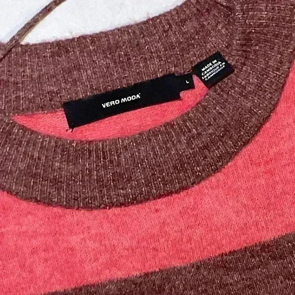 Vero Moda tri colored women’s sweater. Size large - Picture 4 of 8